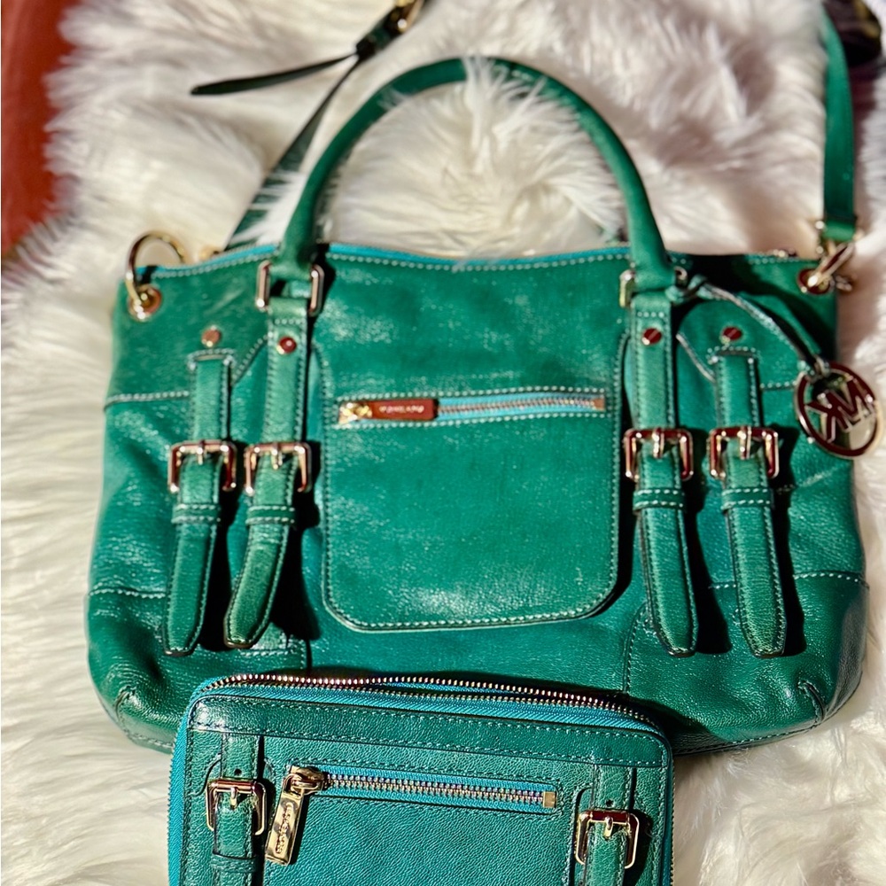 Michael Kors Collection Green Leather Shoulder Bag and Wallet